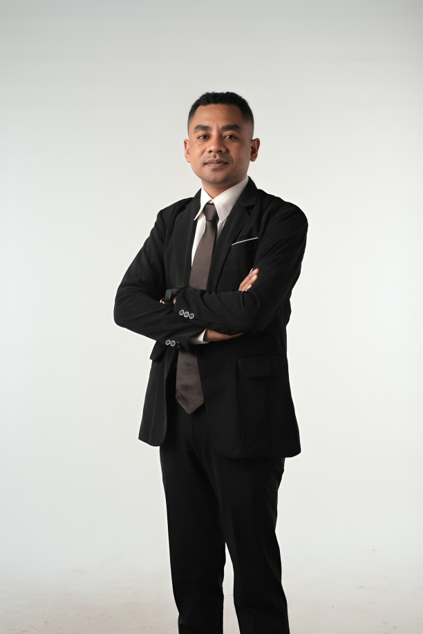 Amon Bernabas Tenis, S.Pd